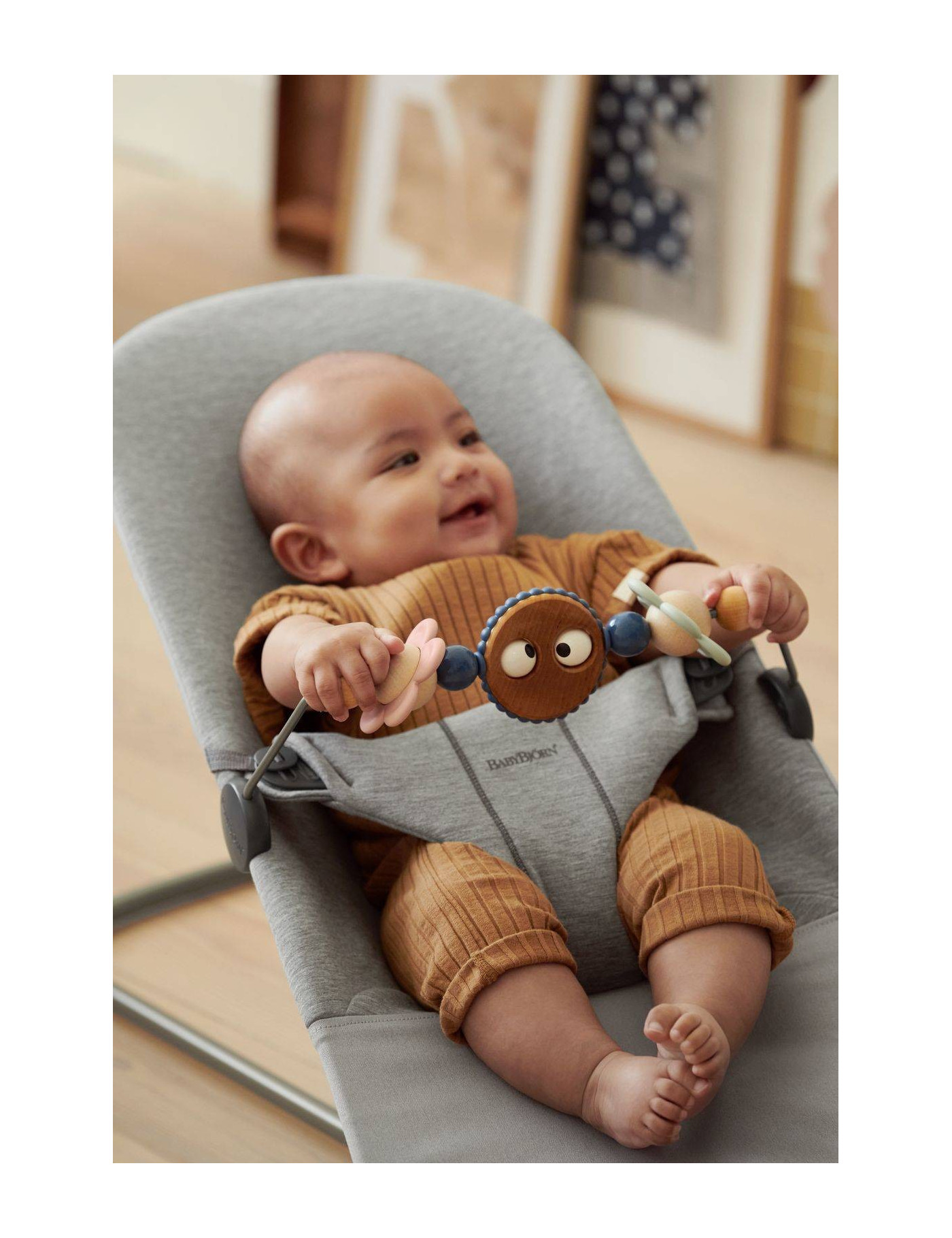 BABYBJORN - zabawka do leżaczka BALANCE Googly Eyes Pastels