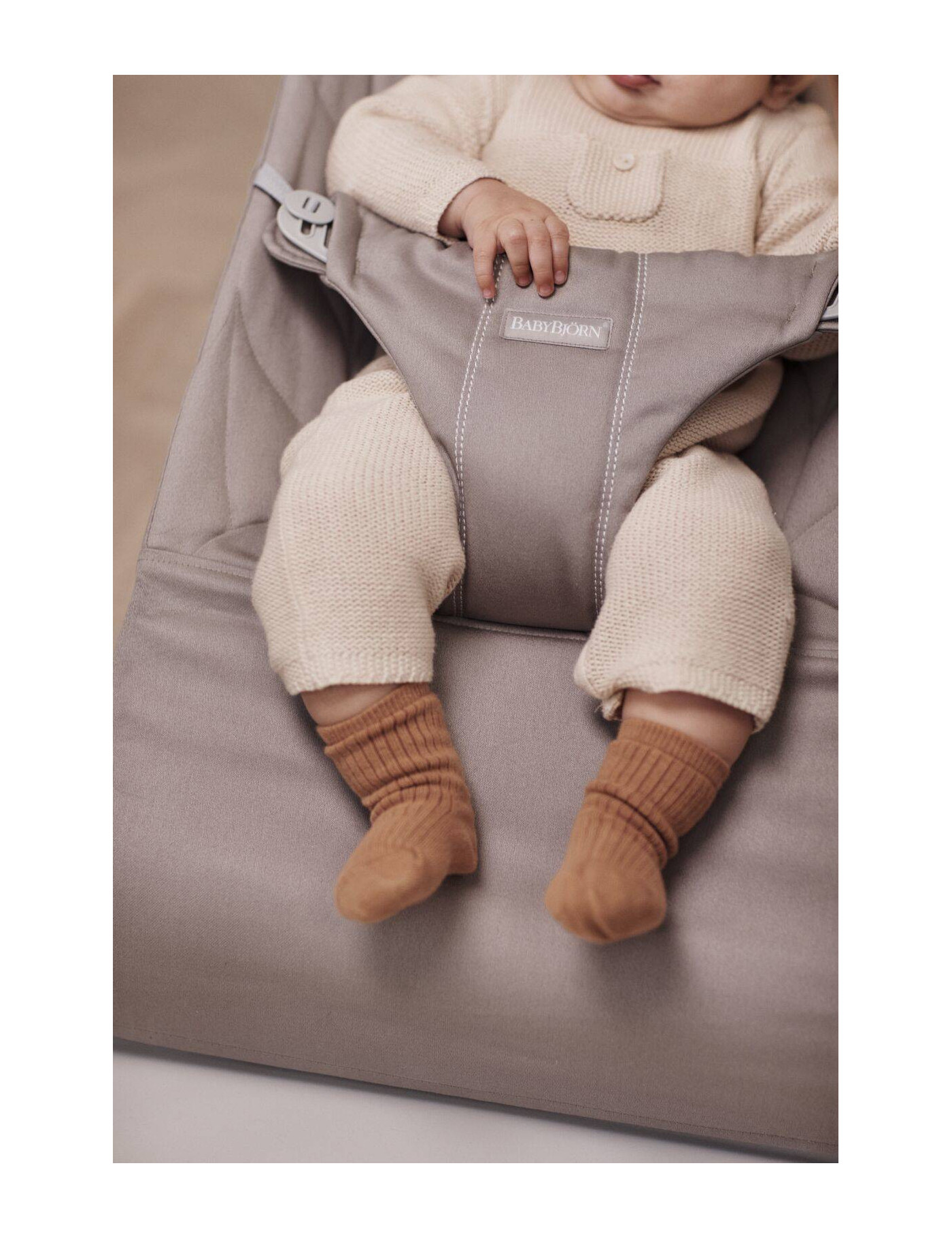 BabyBjörn leżaczek BLISS Woven, Sand Grey (rama Light Grey, Petal Quilt)