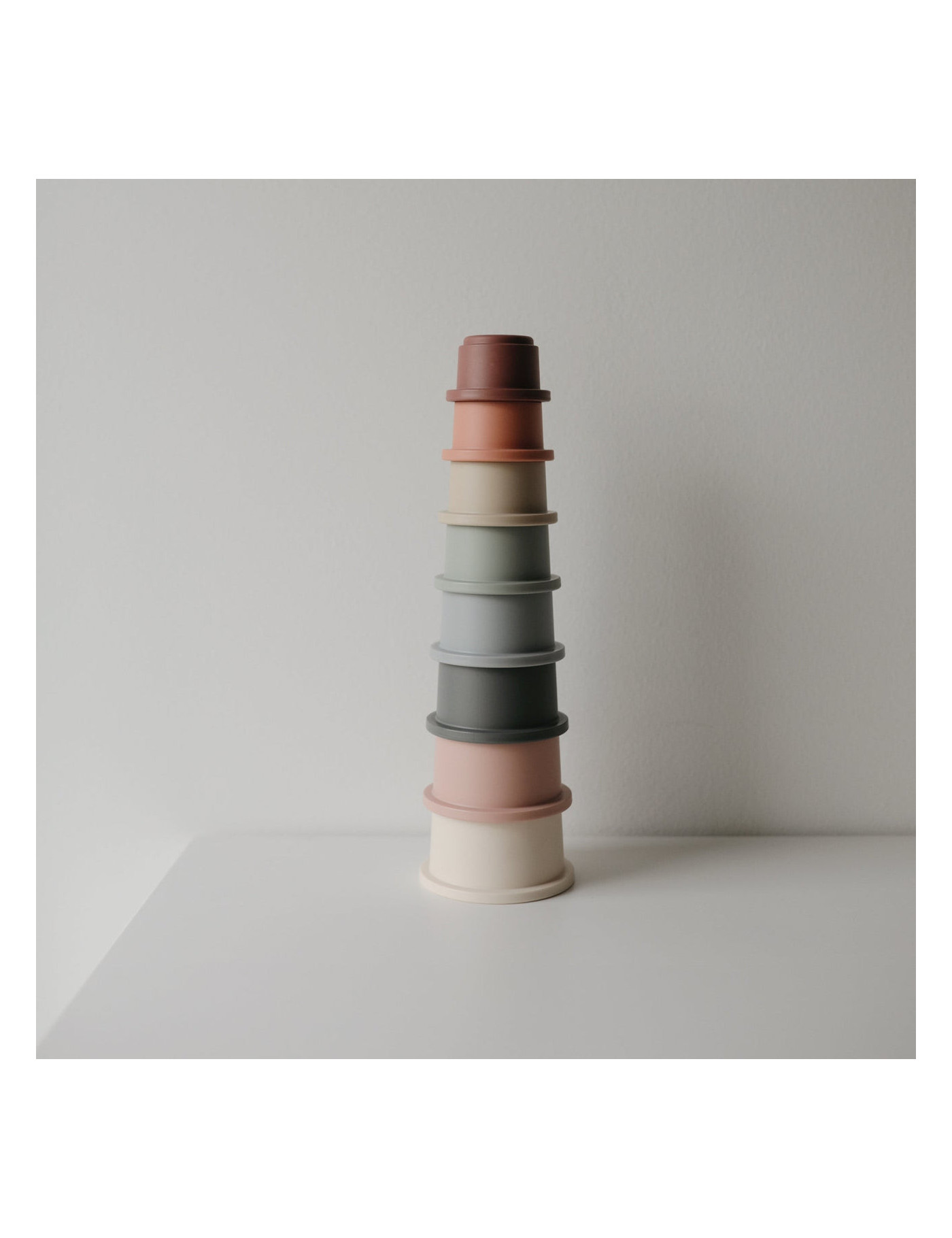 Mushie - Stacking Tower - wieża z kubeczków Orginal Mushie - Stacking Tower - wieża z kubeczków Orginal