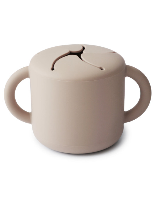 Mushie - Kubek niewysypek na przekąski SNACK CUP Sand