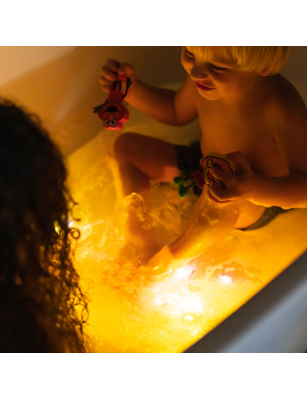 Glo Pals, Postać do kąpieli - zestaw z dwiema kostkami sensorycznymi świecącymi w wodzie Julia