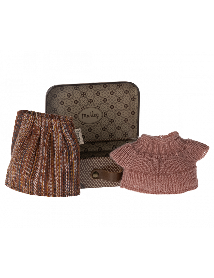 Ubranko myszki Maileg - Knitted blouse and skirt in suitcase, Grandma mouse