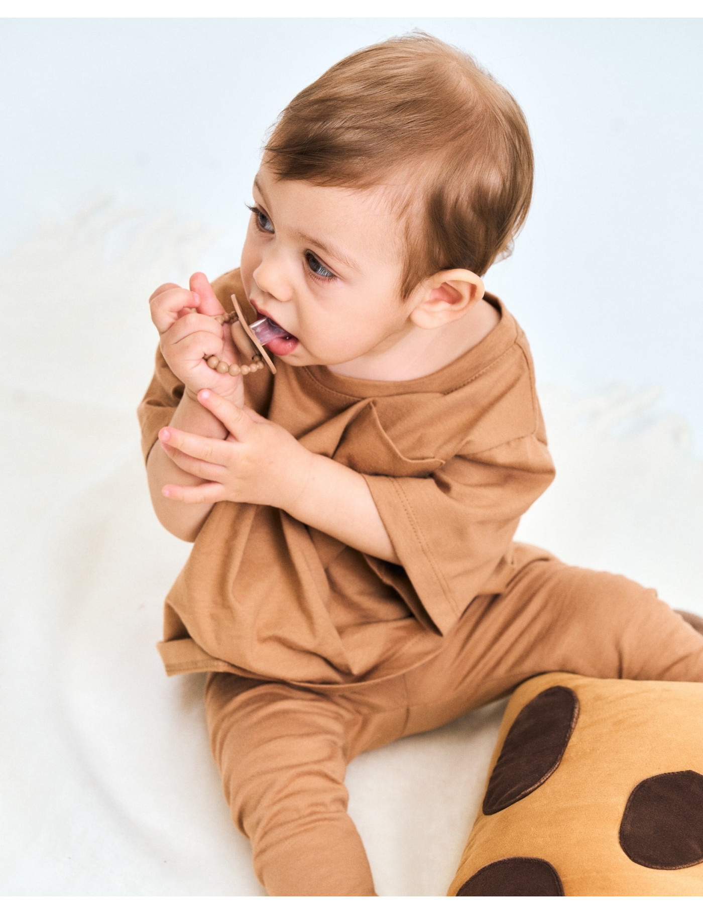 Smoczek pozycjonujący LUU Kids Milk Hazelnut