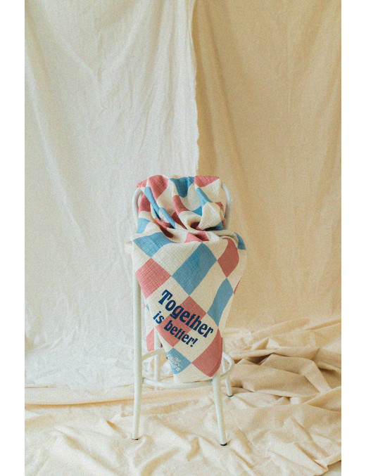 Mięsisty otulacz z organicznego muślinu Together is better! 120 cm x 130 cm The Story Makers