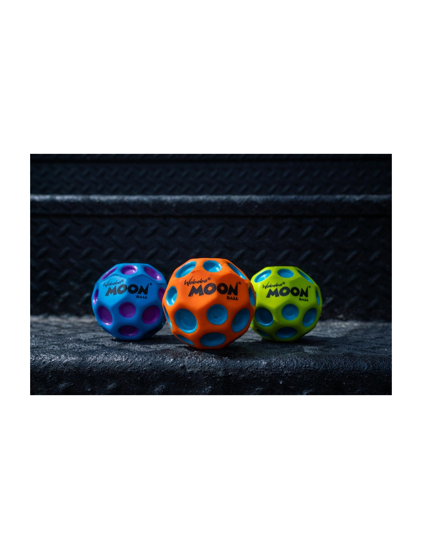 Piłeczka Waboba® Martian Moon Ball Hyper Blue Piłeczka Waboba® Martian Moon Ball Hyper Blue
