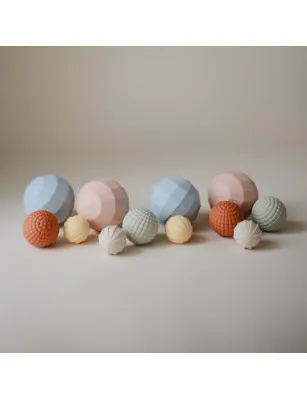 Kule Sensoryczne Nesting Spheres Blush - Mushie