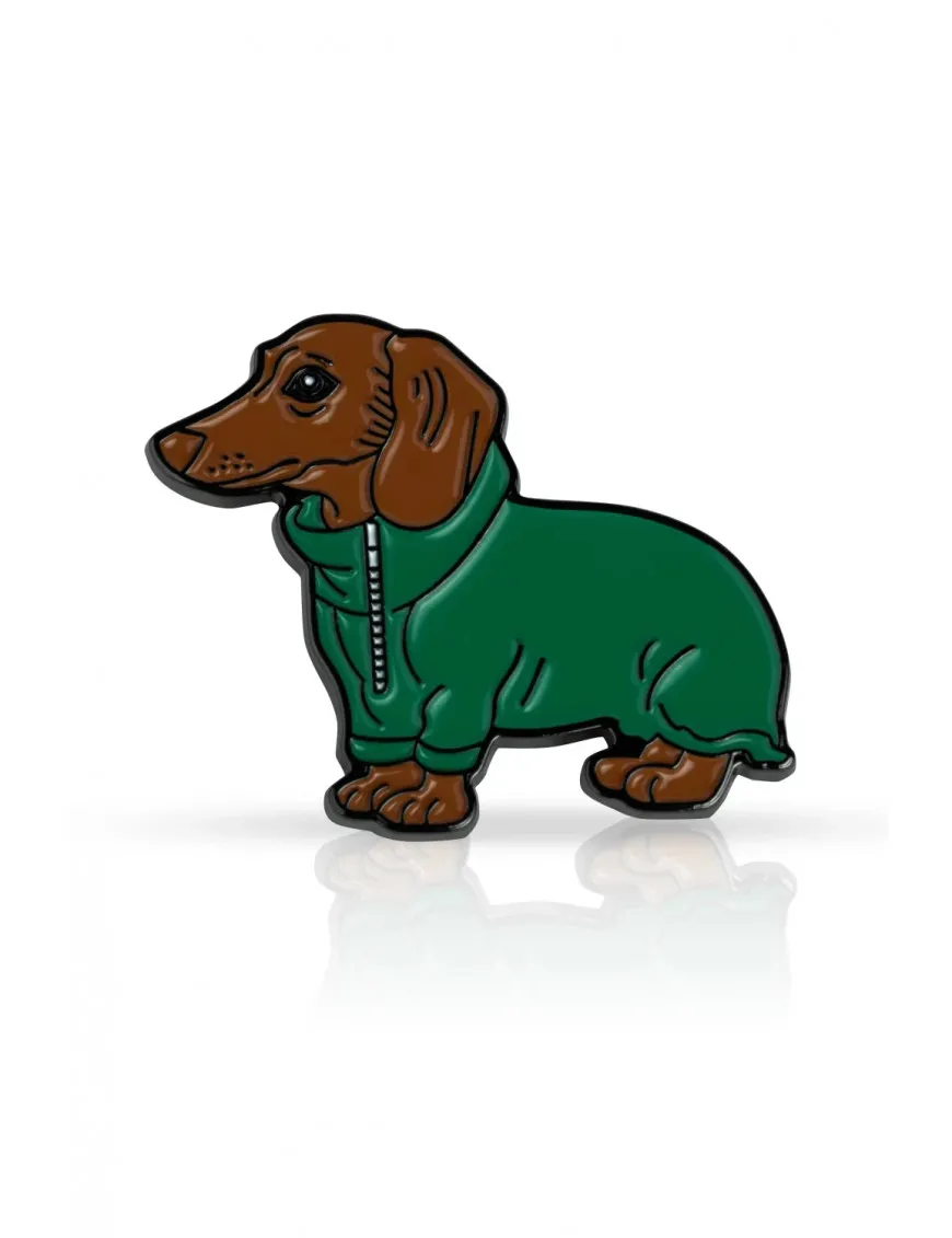 Pin Story- Jamnik w dresie