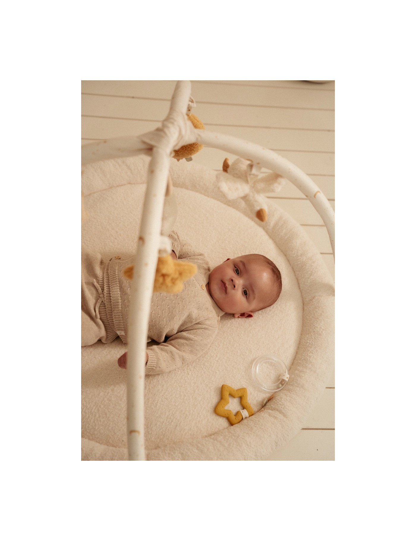 Little Dutch Mata aktywizująca z pałąkiem Newborn Naturals Little Dutch Mata aktywizująca z pałąkiem Newborn Naturals