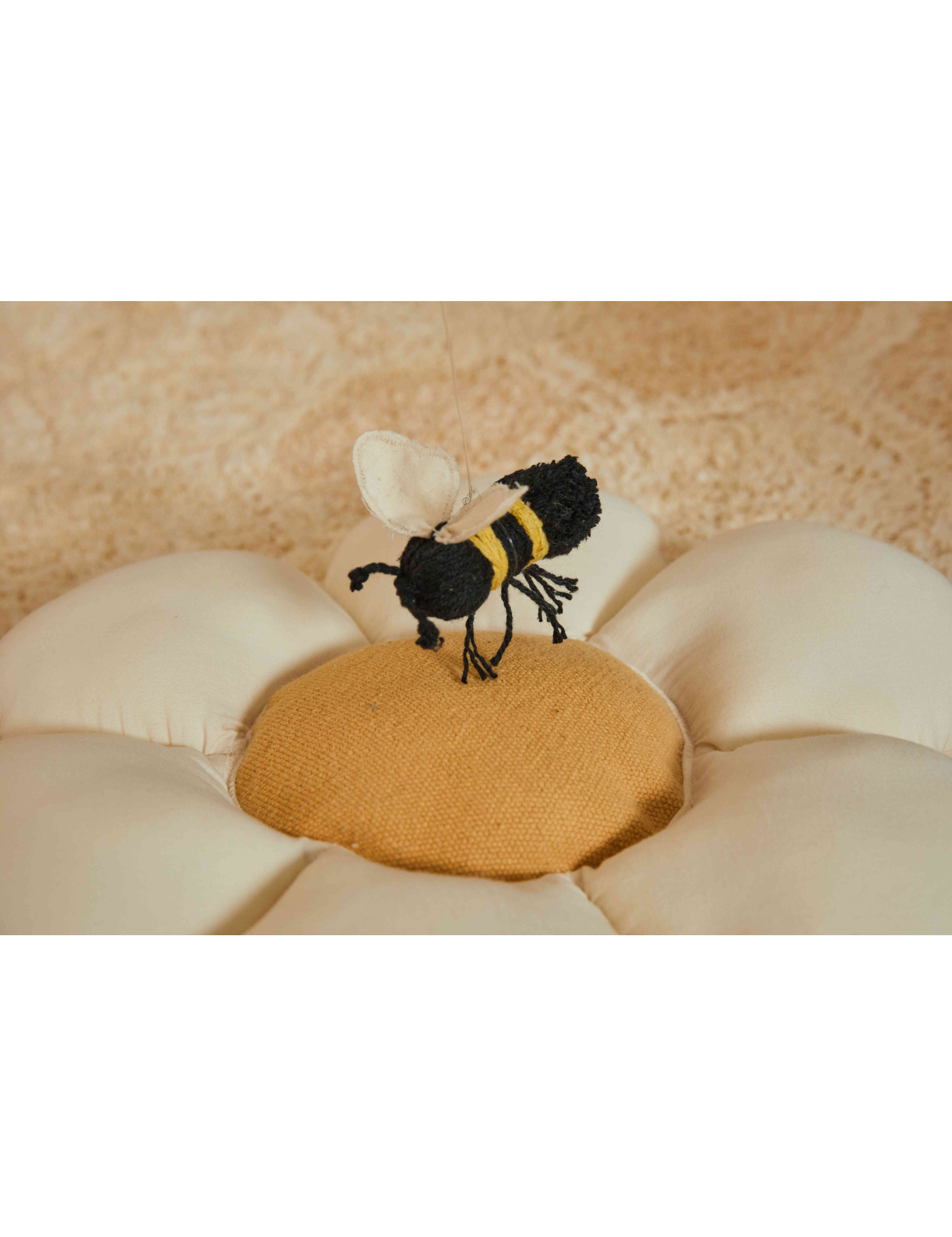 Poduszka Mała Stokrotka, Planet Bee, Lorena Canals
