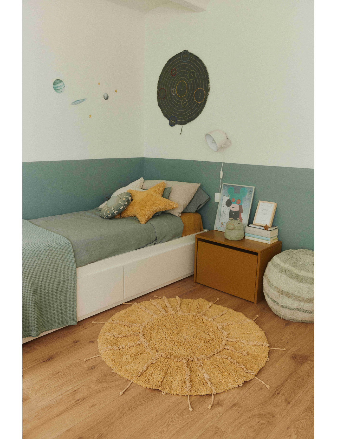 Dywan bawełniany Solar Multishape do prania w pralce, "Mom, I want to be an astronaut" Lorena Canals