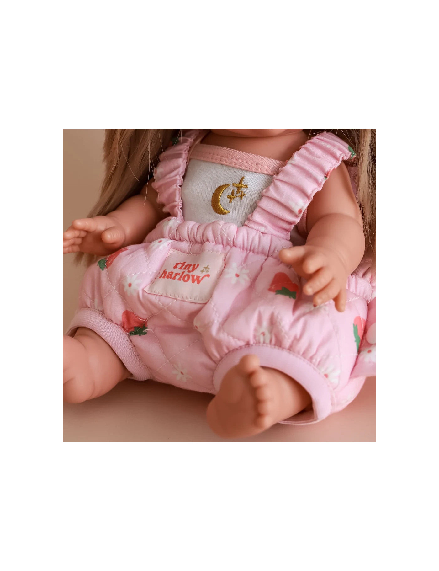 Tiny Harlow nosidełko dla lalki Strawberry