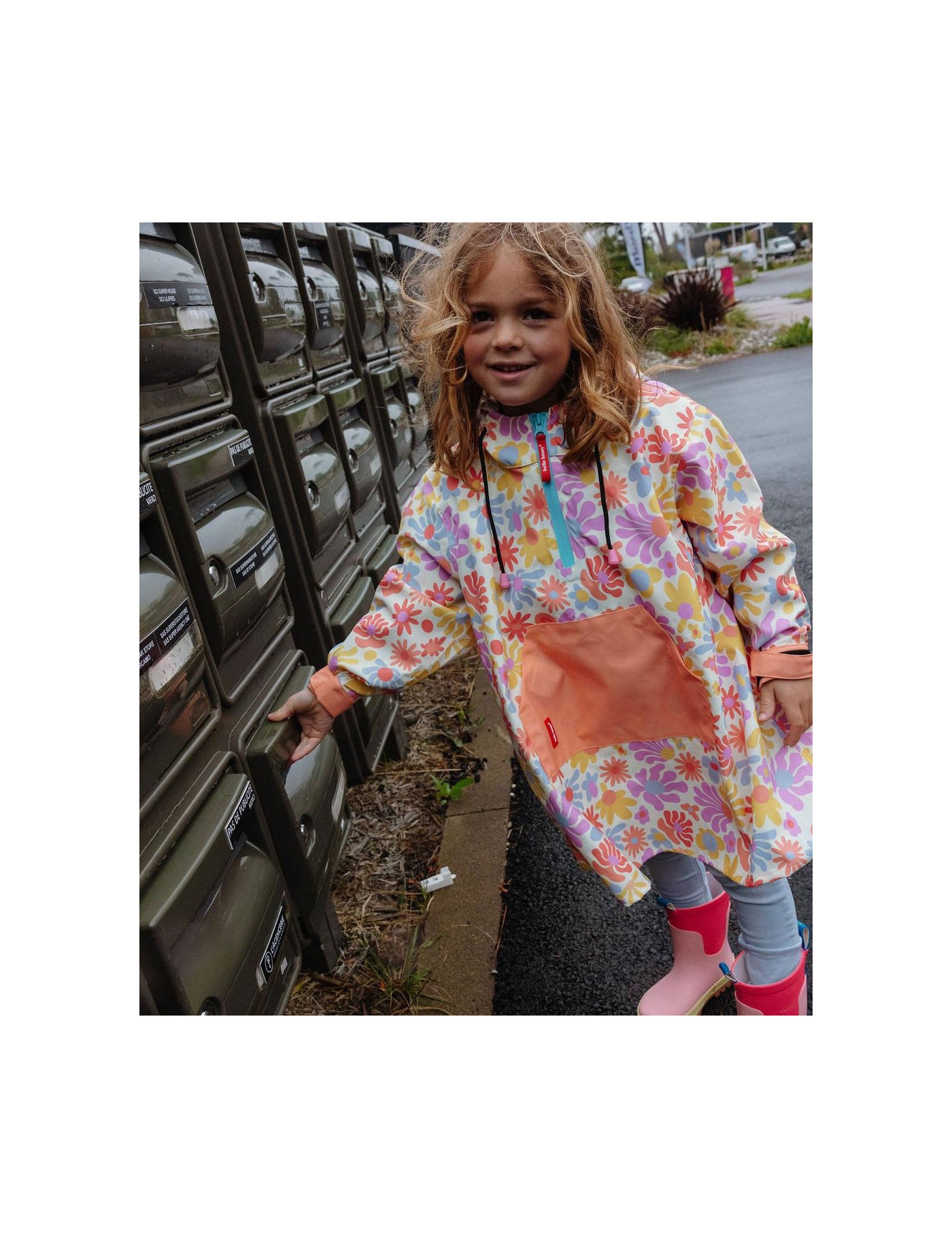 Poncho przeciwdeszczowe Retro Flowers Hello Hossy Poncho przeciwdeszczowe Retro Flowers Hello Hossy