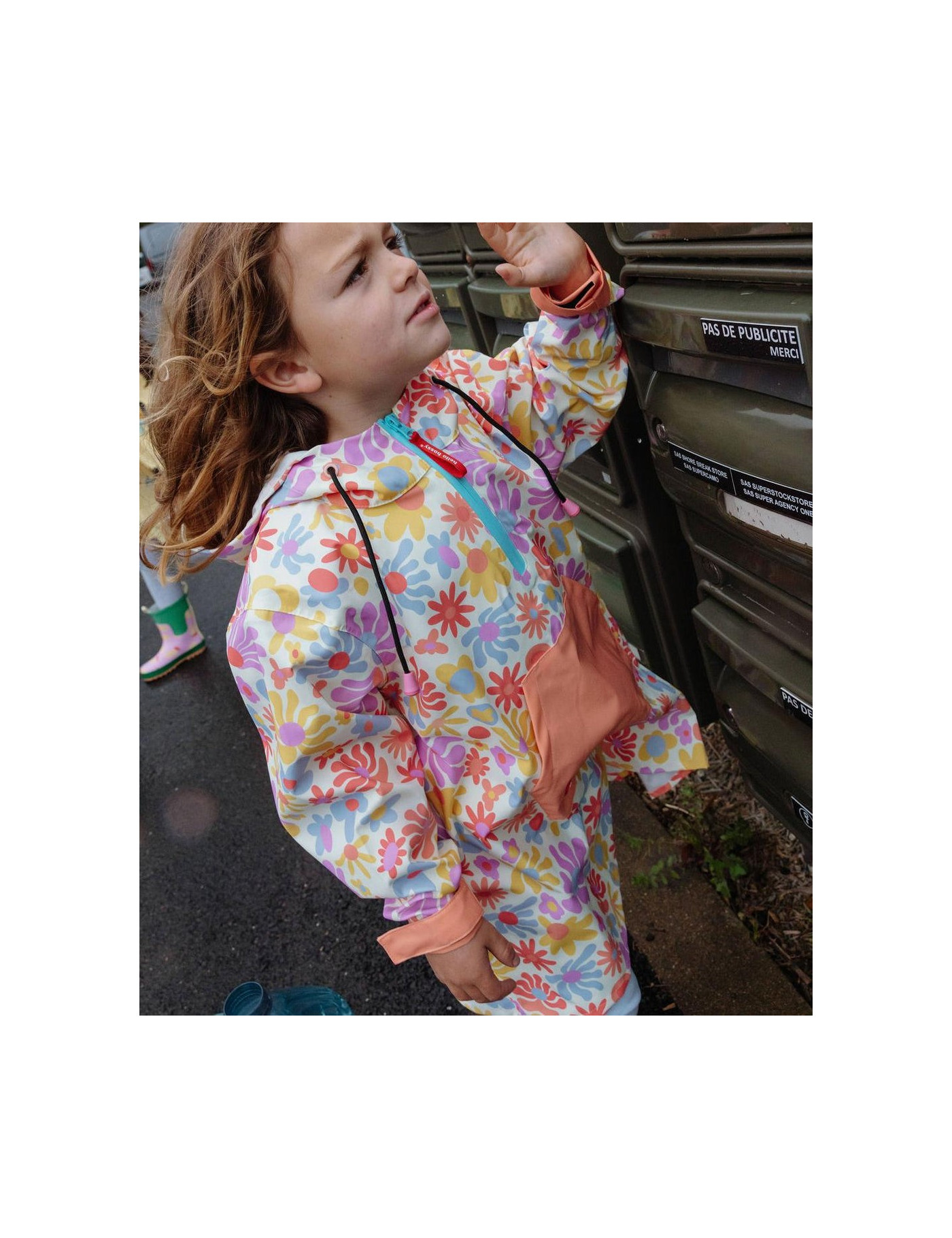 Poncho przeciwdeszczowe Retro Flowers Hello Hossy Poncho przeciwdeszczowe Retro Flowers Hello Hossy