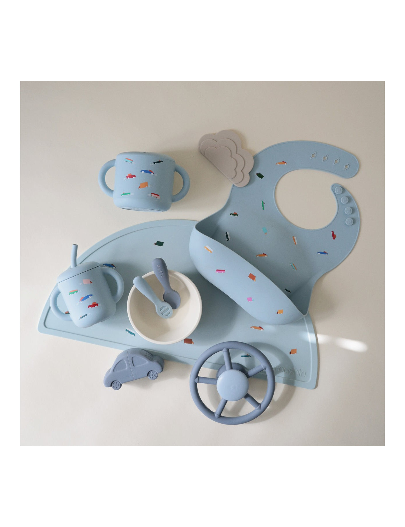 Mushie Silikonowy Kubek ze Słomką - Retro Cars