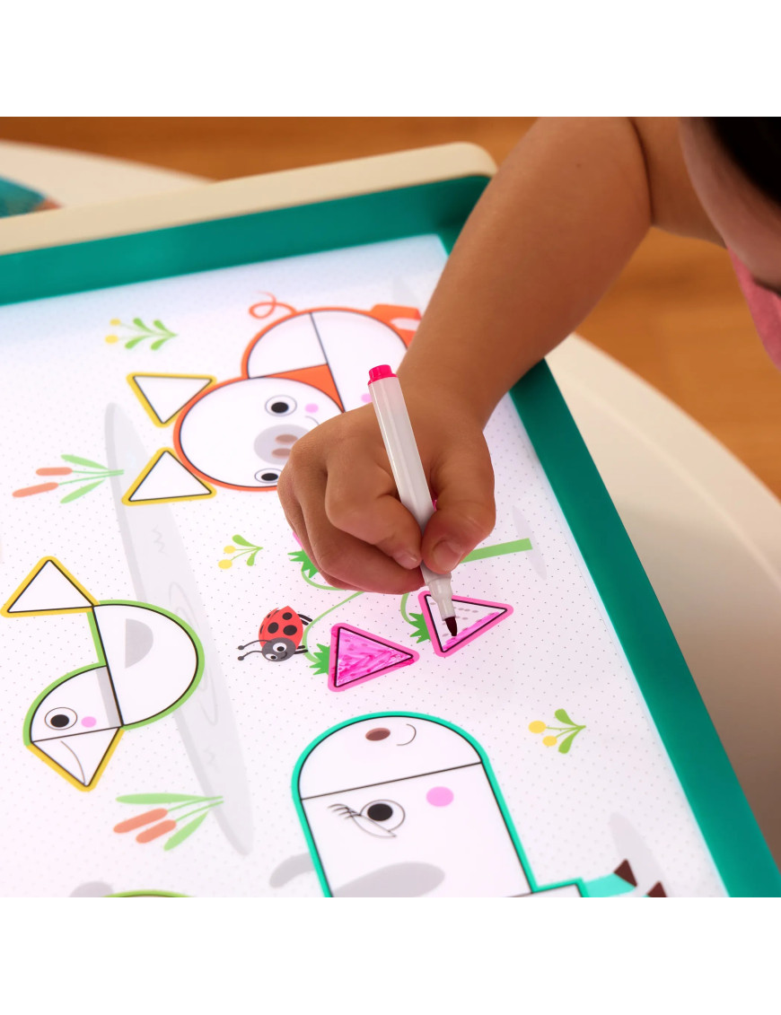 Look & Shine – edukacyjny podświetlany stolik do rysowania (71 el.) B. Toys