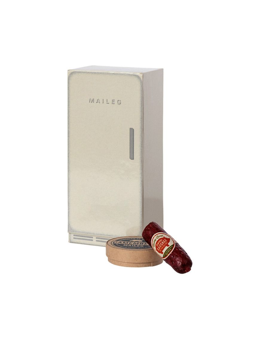 Maileg Mouse Cooler – mini lodówka z akcesoriami do zamku myszek Maileg Mouse Cooler – mini lodówka z akcesoriami do zamku myszek