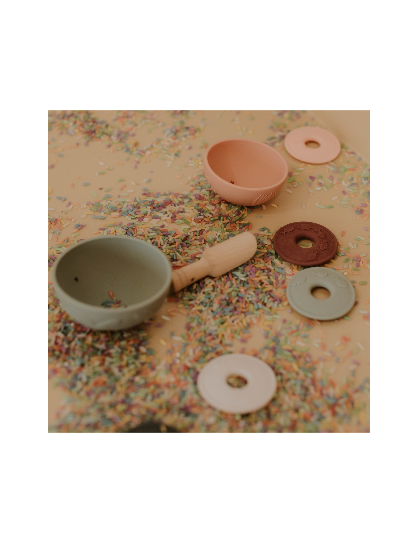 Jellystone, Silikonowe kubeczki, miseczki do układania i do wody z tonącymi dyskami Stacking Cups, kolor pastelowy