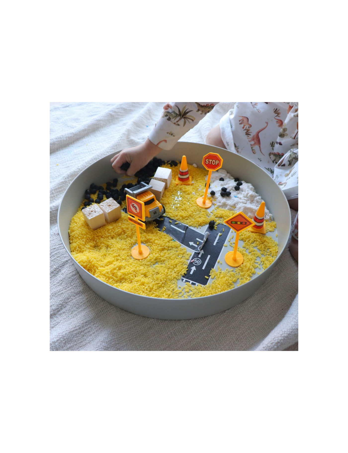 Tray Play – sensoryczna taca 2w1 od Jellystone Designs Tray Play – sensoryczna taca 2w1 od Jellystone Designs