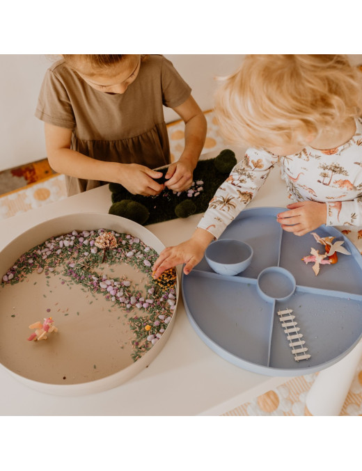 Tray Play – sensoryczna taca 2w1 od Jellystone Designs
