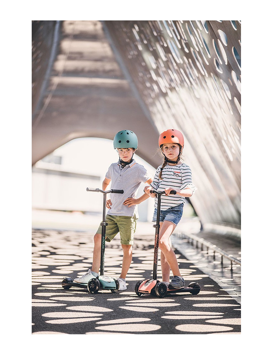 SCOOTANDRIDE Highwaykick 5 LED Hulajnoga trójkołowa balansowa ze świecącymi kółkami 5+ Ash
