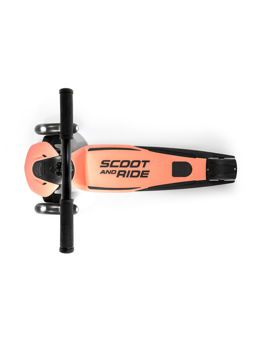 SCOOTANDRIDE Highwaykick 5 LED Hulajnoga trójkołowa balansowa ze świecącymi kółkami 5+ Peach