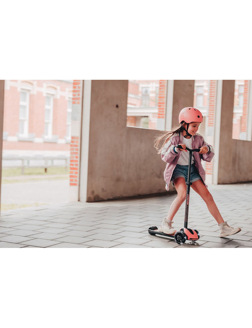 SCOOTANDRIDE Highwaykick 5 LED Hulajnoga trójkołowa balansowa ze świecącymi kółkami 5+ Peach
