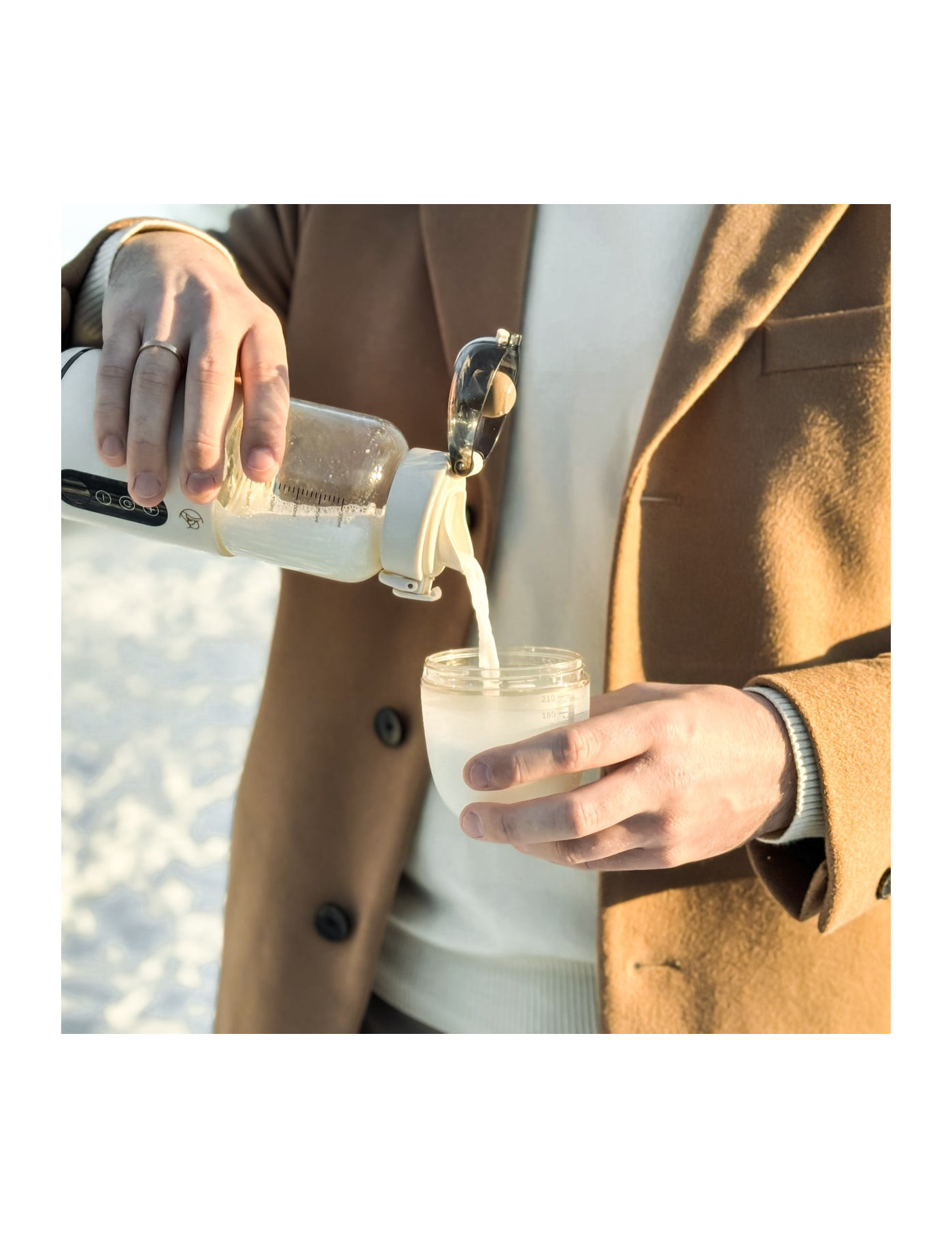 Przenośny podgrzewacz do butelek, wody i mleka dla dzieci - biały MyBabyBottle®