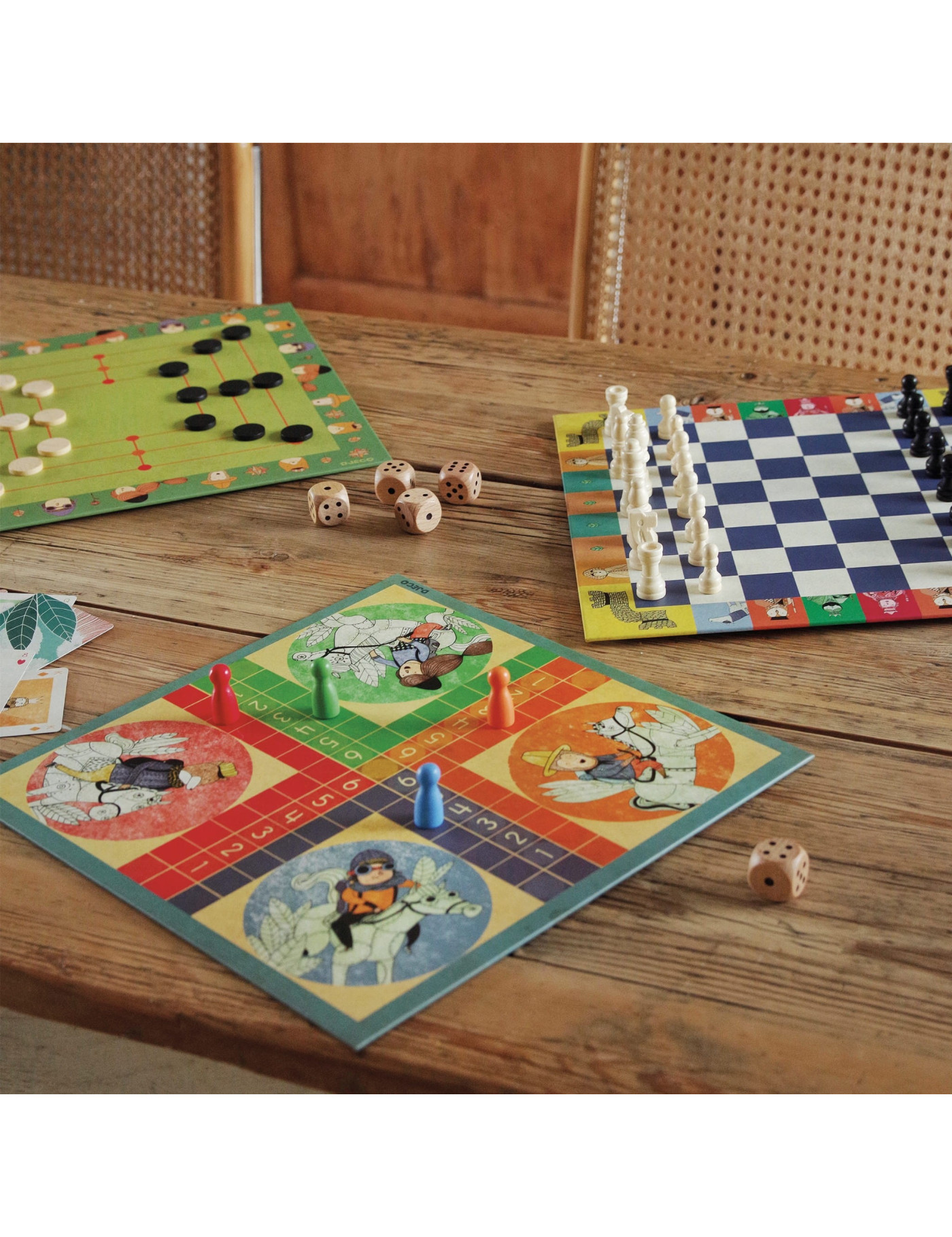 CLASSIC BOX : zestaw 20 gier Djeco CLASSIC BOX : zestaw 20 gier Djeco