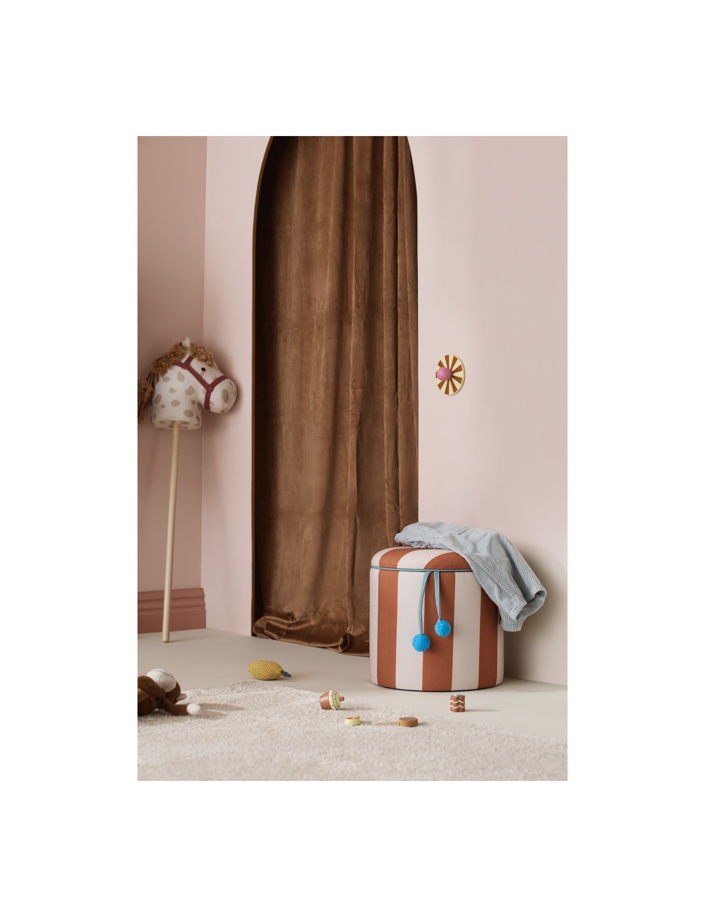 Kid's Concept - pufa cylindryczna ze schowkiem, brązowy