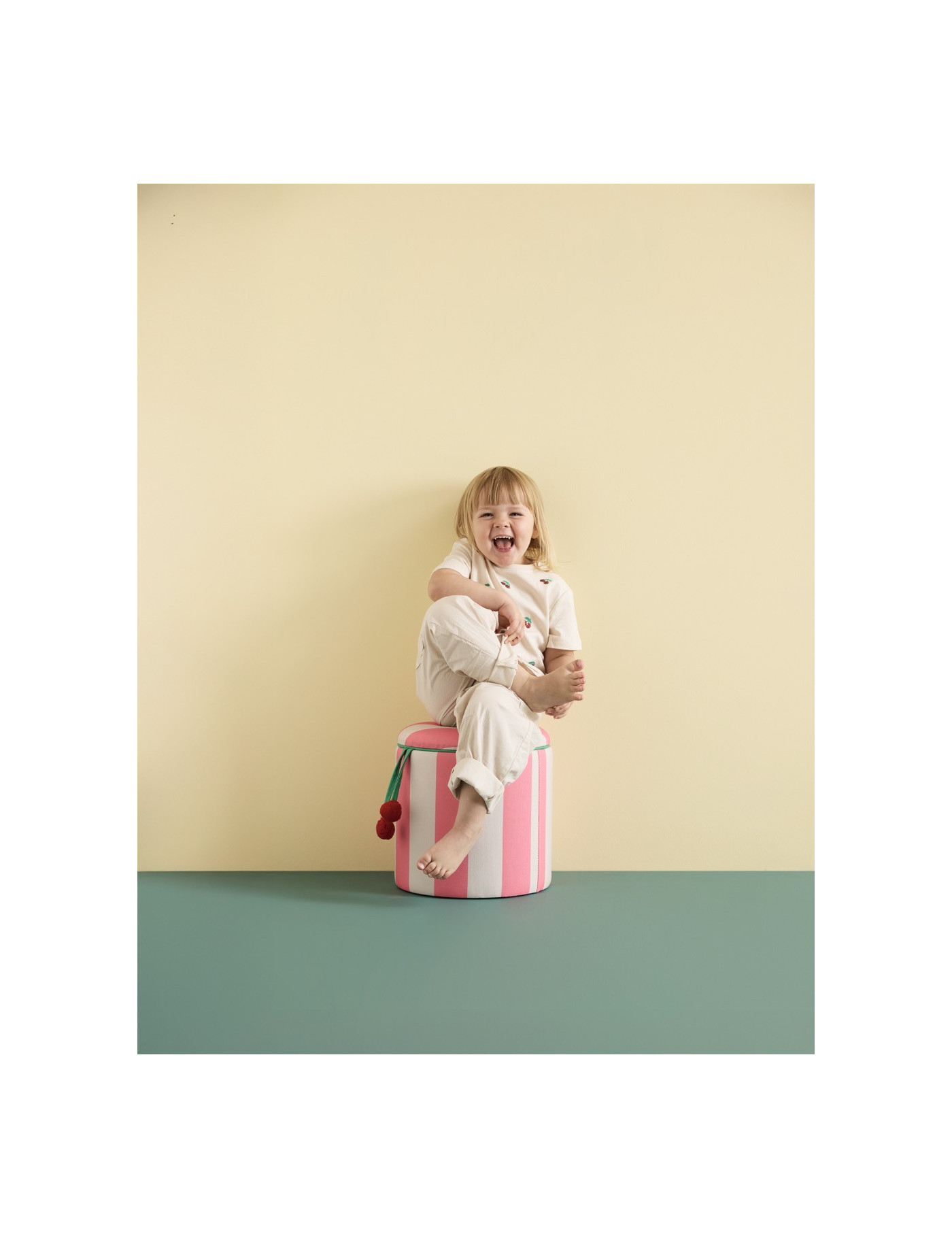Kid's Concept - pufa cylindryczna ze schowkiem, różowa Kid's Concept - pufa cylindryczna ze schowkiem, różowa