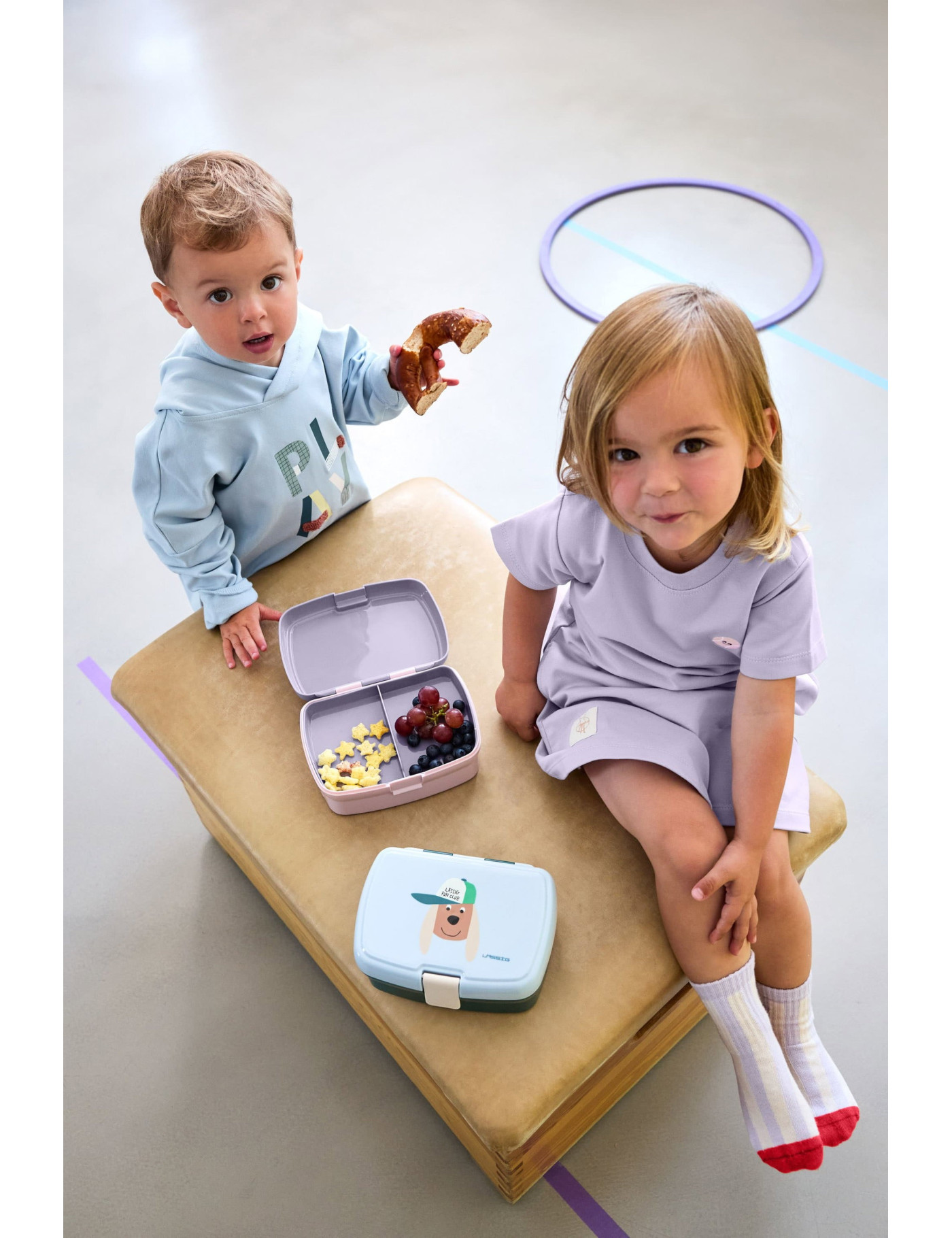 Lunchbox dla dzieci LASSIG Tiny Team z przegródką | Ecobobo