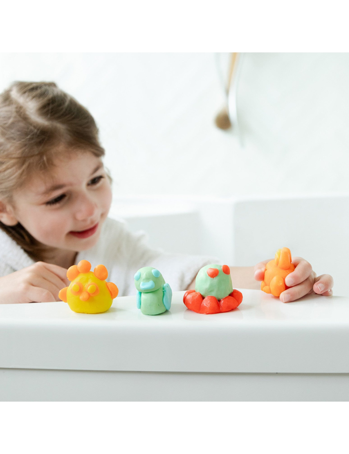 Myjąca ciastolina do kąpieli Pataploof pomarańczowa Nailmatic