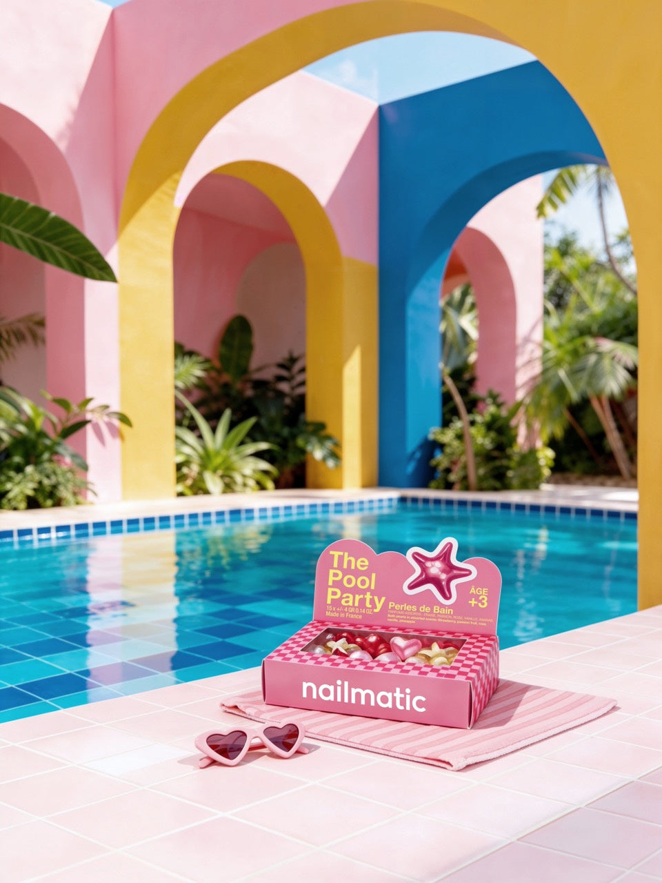 Nailmatic Perełki do kąpieli The Pool Party Love Mania – Serduszka i Gwiazdki, 15 szt. – zdjęcie aranżacyjne Nailmatic Perełki do kąpieli The Pool Party Love Mania – Serduszka i Gwiazdki, 15 szt.
